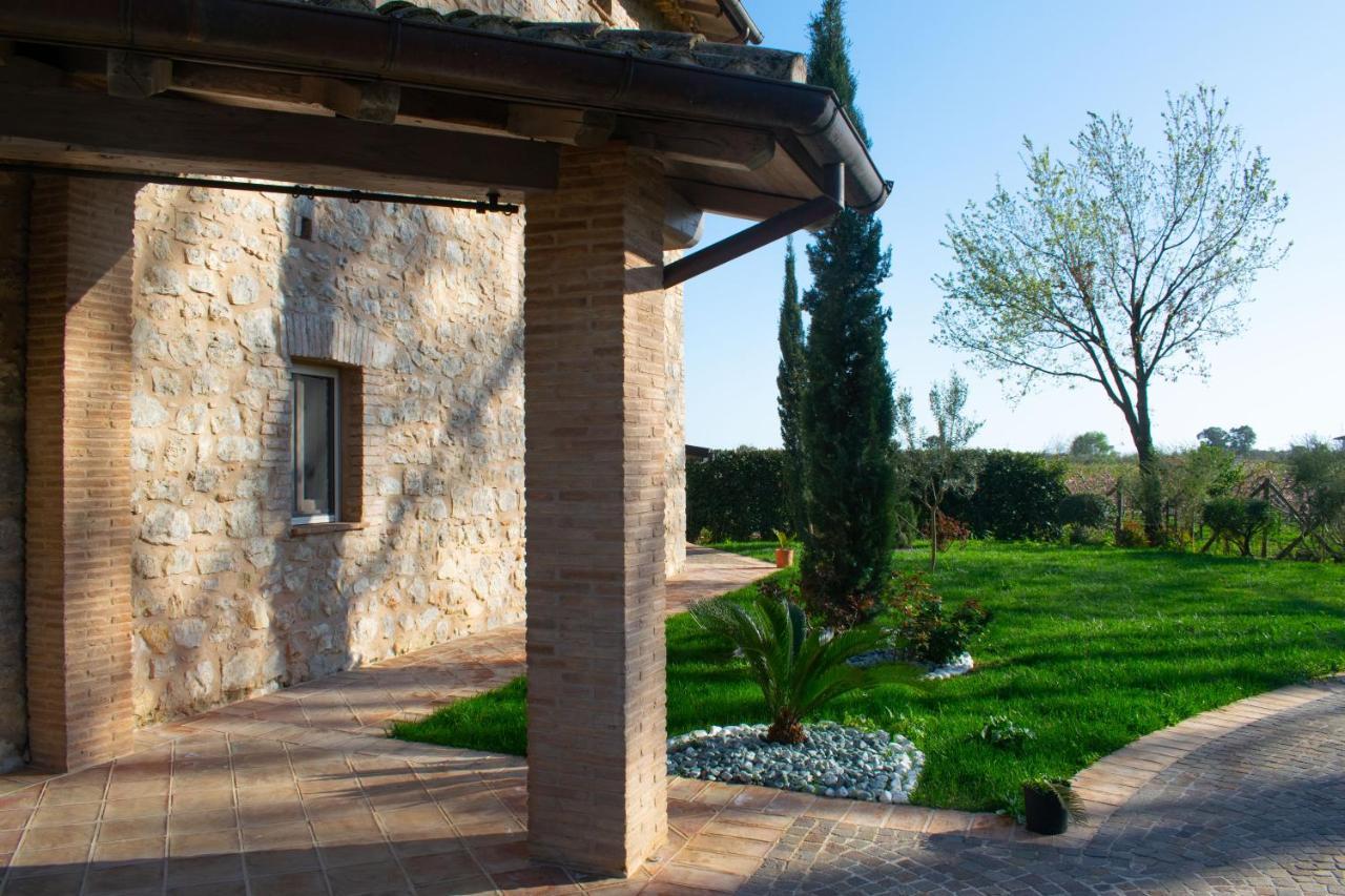 Camera Iris - B&B Antico Casale Monte San Biagio Luaran gambar